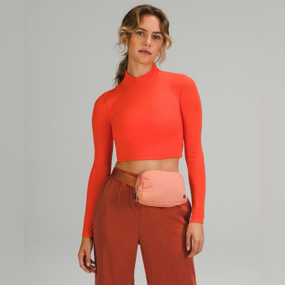 Lululemon Everywhere Belt Bag 1L in Light Terracotta